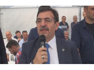 Bakandan Şehit Teğmenin Baba Ocağına Ziyaret