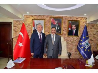 Bakan Eroğlu, Başkan Kamil Saraçoğlu’nu Ziyaret Etti