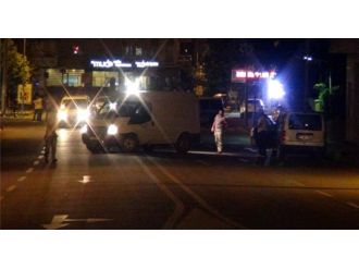 Valilik Önünde Şüpheli Çanta Paniği