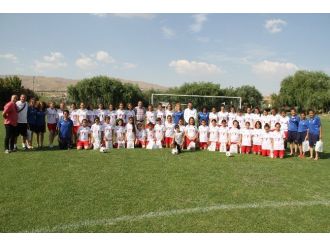 Milletvekili Açıkgöz Ve Ünlüer Futbol Köyünü Ziyaret Etti