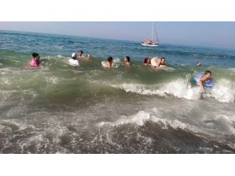 İtfaiye Müdürü Uzunoğlu ’’Karadeniz Çok İyi Yüzme Bilenlerin Bile Dikkatli Olmaları Gereken Bir Denizdir’’