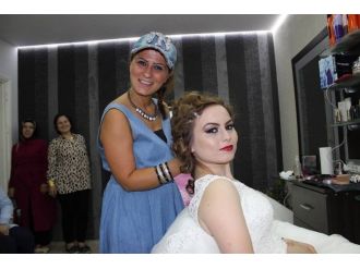 Gelinler Düğüne Böyle Hazırlanıyor