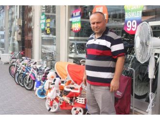 Bisiklet Hırsızı Güvenlik Kamerasına Yakalandı