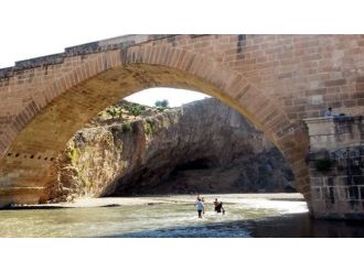 Sıcaktan Bunalan Vatandaşlar Soluğu Cendere Çayında Alıyor