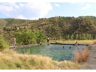 Sıcaklar Sulama Havuzuna Rağbeti Artırdı
