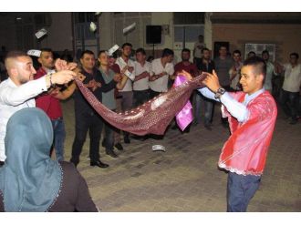 Arabanlı Asker Adaylarına Davullu Zurnalı Uğurlama