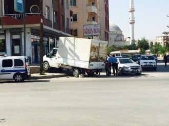 Van’da Trafik Kazası; 3 Yaralı