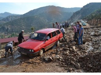 Sel Mahalleyi Adeta Yuttu