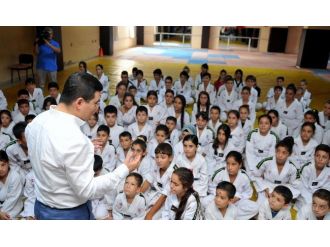 Kepez Belediyesi’nden 3 Bin Öğrenciye Spor