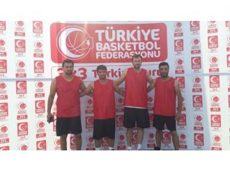 Hakkari Siyabo Zagreb Basketbol Takımı Zafere Koşuyor