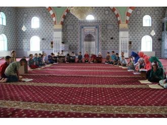 Başkale’de 2 Bin 571 Öğrenci Kur’an Kurslarına Kayıt Yaptı