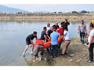 Genç Kuaför Gölette Boğuldu