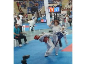 Ayvalıklı Minik Tekvandocudan Dev Başarı