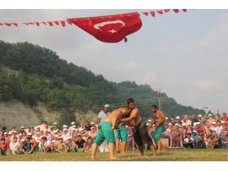 Erfelek Geleneksel Karakucak Güreşleri