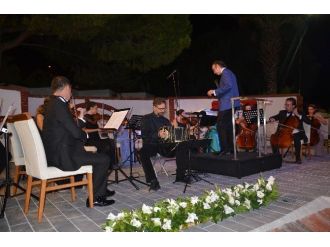 Kuşadası’nda Oda Orkestrası Sanatseverlerle Buluştu