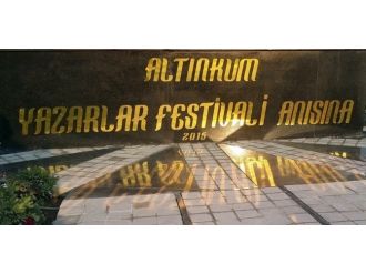 Didim Yazarlar Festivali Heykelle Ölümsüzleşti