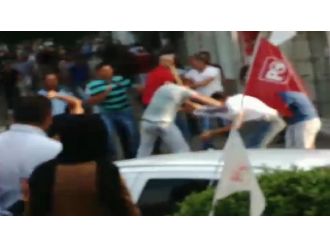 İki Kentte Zabıta Ve Esnaf Birbirine Girdi: 10 Yaralı