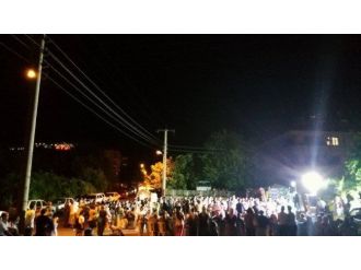 Sünnet Eğlencesinde Atılan Havai Fişekler Elektrik Tellerini Patlattı