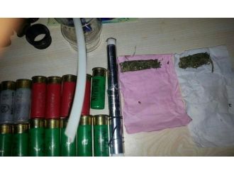 Manavgat Jandarmadan Silah Ve Sahte Para Baskını