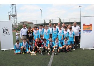 Şampiyonluk Mücadelesinde Dostluk Kazandı