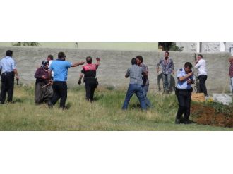 Polis Zor Ayırdı: 9 Yaralı !