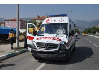 Ambulans Bisiklete Çarptı: 1 Ölü