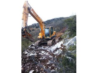Kayaların Geçit Vermediği Fındıklı Yolu Yapılıyor
