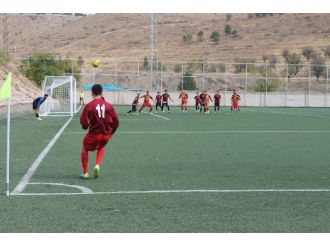 U21 Statüsünde Çim Saha Zorunluluğu