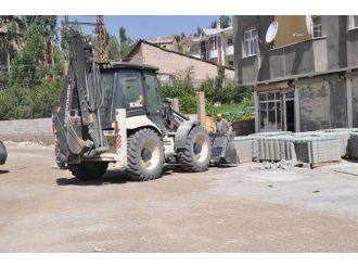 Yüksekova’da Yol Yapım Çalışması