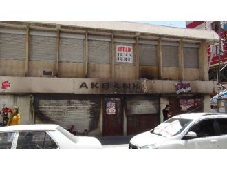 6-7 Ekim Olaylarında Yakılan Banka Binası Satışa Çıkarıldı