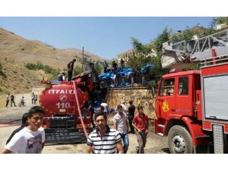 Alev Alan Tır Kullanılamaz Hale Geldi