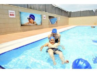 Engelliler İçin Yüzme Kursları Başladı