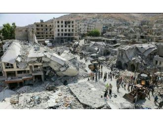 Savaş Uçağı Yerleşim Birimine Düştü: 35 Ölü!