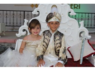 Gazeteci Ümit Genç Oğlunu Sünnet Ettirdi