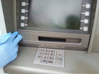 Rize’de Atm Üzerinde ’Papağan’ Bulundu