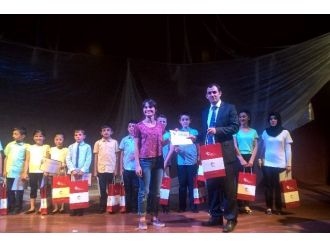 Ailem Erzurum’un ‘’Ben Orhan Veli’’ Tiyatro Gösterisi Beğeni Topladı