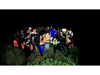 Göçmenler Kaçamadan Yakalandı