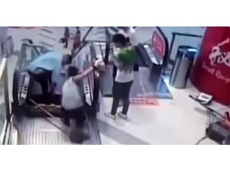 Çin’de Bir Yürüyen Merdiven Kazası Daha !