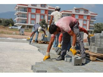 Efeler’de 8 Bin Metrekare Yeni Yol Açıldı