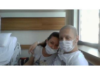 Ayvalık’ta Lösemili Genç İçin Kampanya Tüm Hızıyla Sürüyor