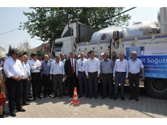 Büyükşehir Belediyesi Süt Tankları Dağıttı