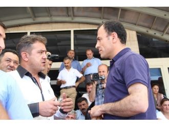 Hdp’lilerin Şırnak Valiliği Önündeki Oturma Eylemi Devam Ediyor