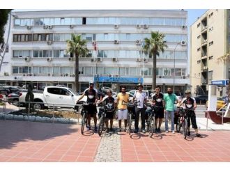 Bisikletli Gezginler Aliağa’da Mola Verdi