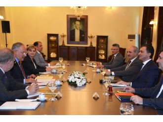 Ak Parti-chp Görüşmesi Sürüyor