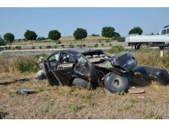 Hurdaya Dönen Otomobilden Sağ Çıktılar