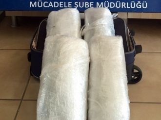 Elazığ’da 7 Kilo Esrar İle 6 Bin Paket Kaçak Sigara Ele Geçirildi