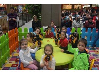 Çocuklar Yazın Keyfini Piazza’da Çıkarıyor