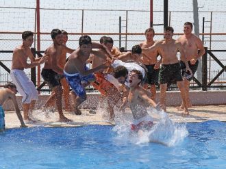 200 Öğrenciye Kamp Armağanı