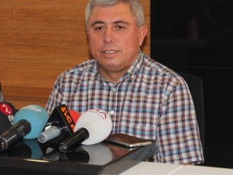 Albay Arslan Gazetecilerle Vedalaştı