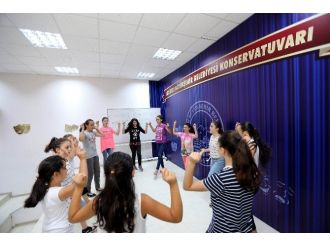 Büyükşehir Belediye Konservatuarı Yaz Kursları Devam Ediyor